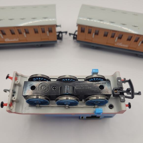 2002 Limited Bachmann Thomas the Tank Engine with Annie and Clarabel - Picture 8 of 10